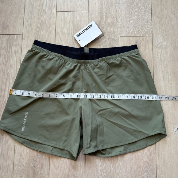 NWT Salomon Women’s Hiking Shorts Size Large Lichen Green - Camp Trail Outdoors - Picture 3 of 10